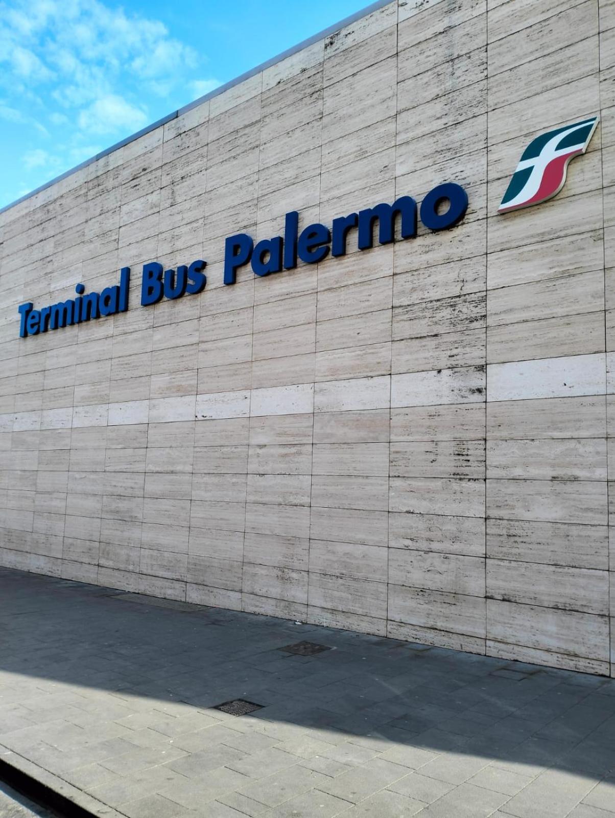 Апартаменты Stazione Di Palermo Affitti Экстерьер фото